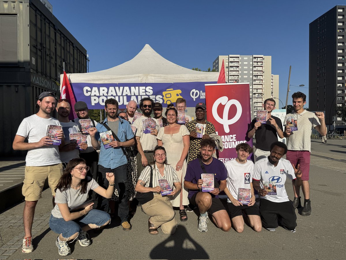 LFIRENNES's tweet image. 🫰Aujourd’hui, les #CaravanesPopulaires faisaient étape à Rennes !
Au programme : porte-à-porte, tractage et moments conviviaux !
À Rennes comme partout en France, les insoumis·es vont à la rencontre du peuple pour porter leurs propositions, convaincre et mobiliser !