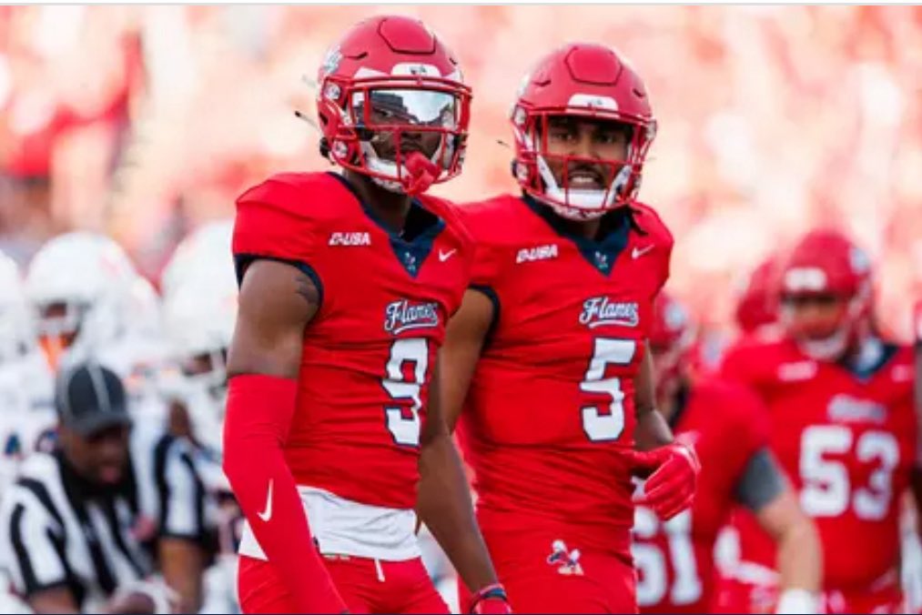 PeguesTreveon's tweet image. After A Great Conversation with @NKostarelos I am Blessed to receive my 3rd DI offer from Liberty University! #GoFlames

@LibertyFootball
