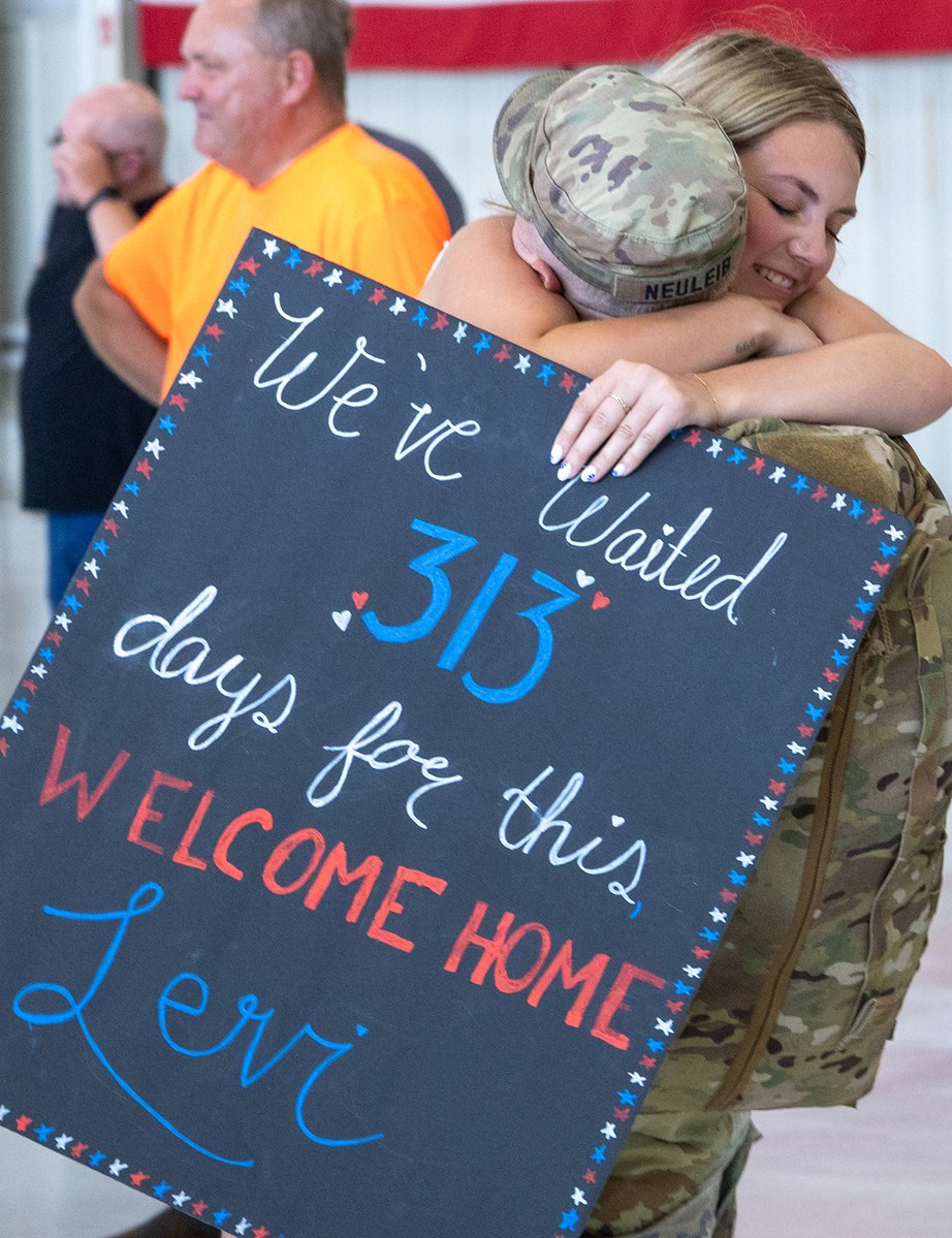 IL_Natl_Guard's tweet image. Welcome home to about 155 Soldiers from the Illinois National Guard’s 2-106th Cavalry. They reunited with friends and family in Bloomington after a 10-month deployment to Africa. The Soldiers conducted security ops overseas.