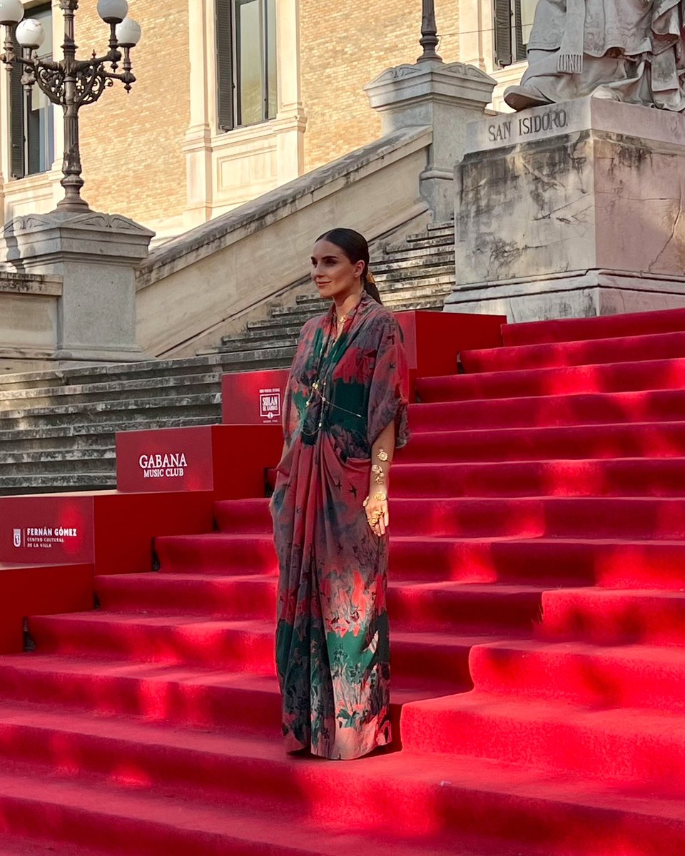 erealouro's tweet image. Mi look para los
#PremiosAcademiaModaEspañola  #PremiosModaRTVE 💕