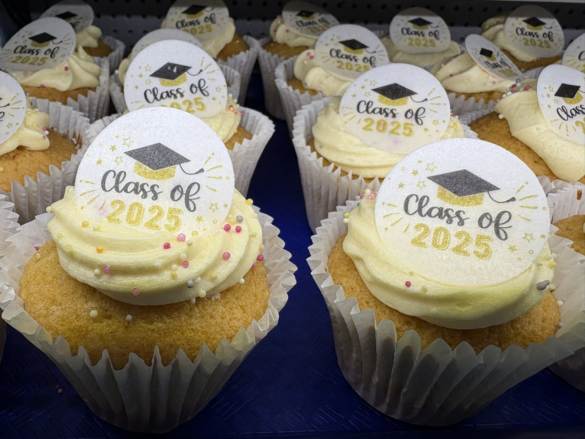 thingwallprima1's tweet image. 💙💛Thank you to @EdsentialUK’s Barb and Vicky for the lovely special lunch today in honour of our lovely Year 6 children. Ladies, you excelled yourselves. Thank you for all you do. @OakTreesMAT 💛💙