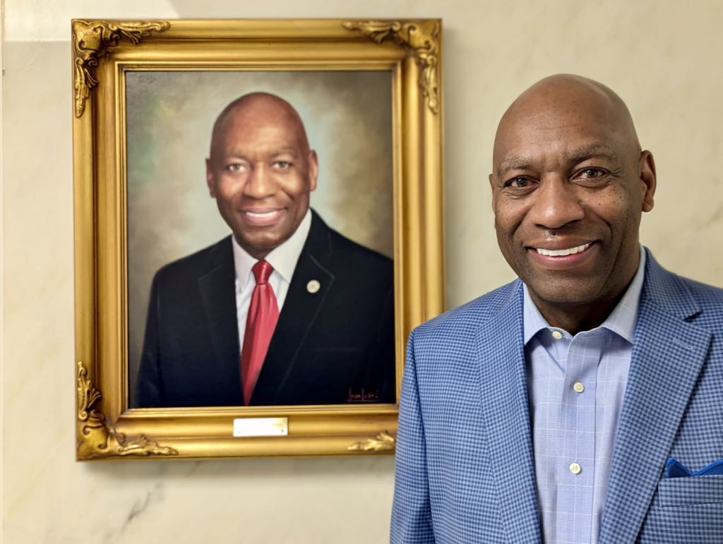 ADOW (@al_workforce) on Twitter photo Today ADOW honored former retired Secretary Fitzgerald Washington by hanging his official portrait in the building along with all other past leaders. Thank you for your ten-year service to the agency!
<a href="/SenatorGregReed/">Secretary Greg Reed</a> <a href="/ALWorksSystem/">AlabamaWorks</a> Today ADOW honored former retired Secretary Fitzgerald Washington by hanging his official portrait in the building along with all other past leaders. Thank you for your ten-year service to the agency!
<a href="/SenatorGregReed/">Secretary Greg Reed</a> <a href="/ALWorksSystem/">AlabamaWorks</a>