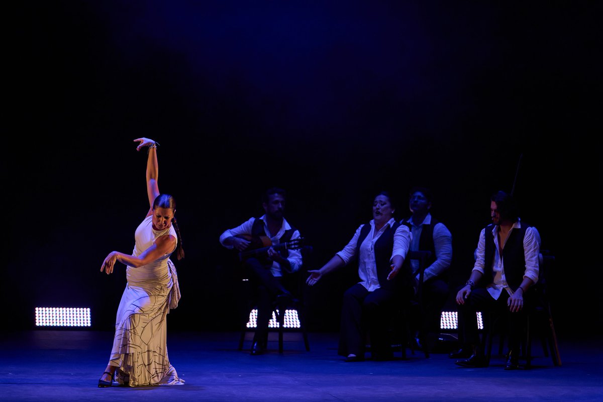 asomarte's tweet image. ¡Vive el flamenco en su máxima expresión!💃🎻
La 10ma edición del Festival Ibérica Contemporánea presentó a Sara Baras, artista de reconocimiento internacional, en un espectacular homenaje a la leyenda Paco de Lucía.
👉bit.ly/programa-Ibéri…
🎫ticketpoint.mx/iberica-contem…