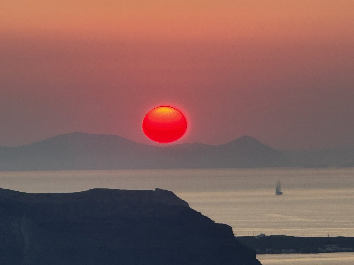 titu_helen's tweet image. 🇬🇷 Beautiful 🌅 #Santorini ☺️