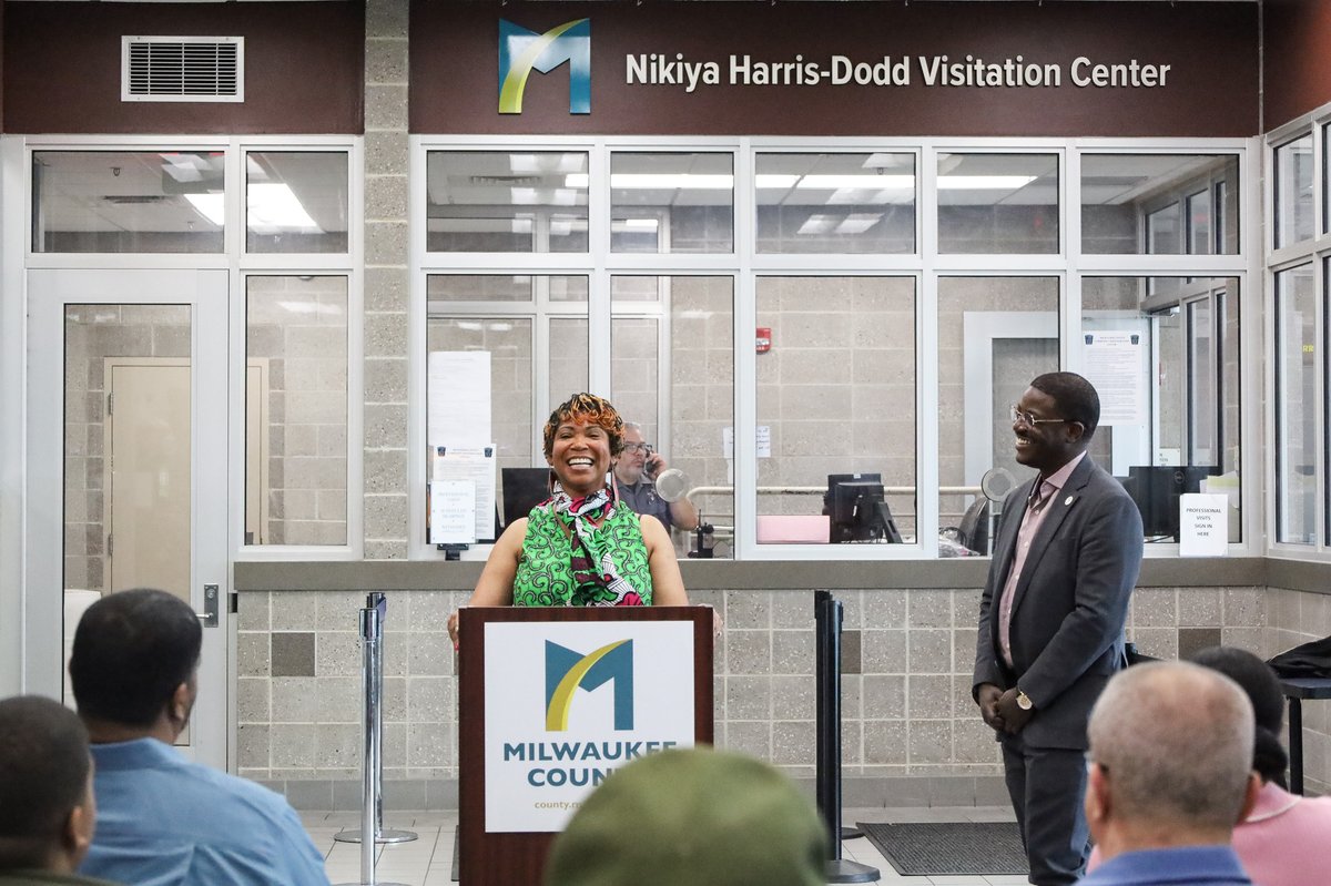 UWMAlumni's tweet image. The Visitation Center at the Milwaukee County Community Reintegration Center has been named after alumna Nikiya Harris-Dodd &apos;01, &apos;07, an advocate for justice-impacted families. Read Milwaukee County Exec. and UWM alum David Crowley&apos;s moving tribute here:
bit.ly/44N96GZ