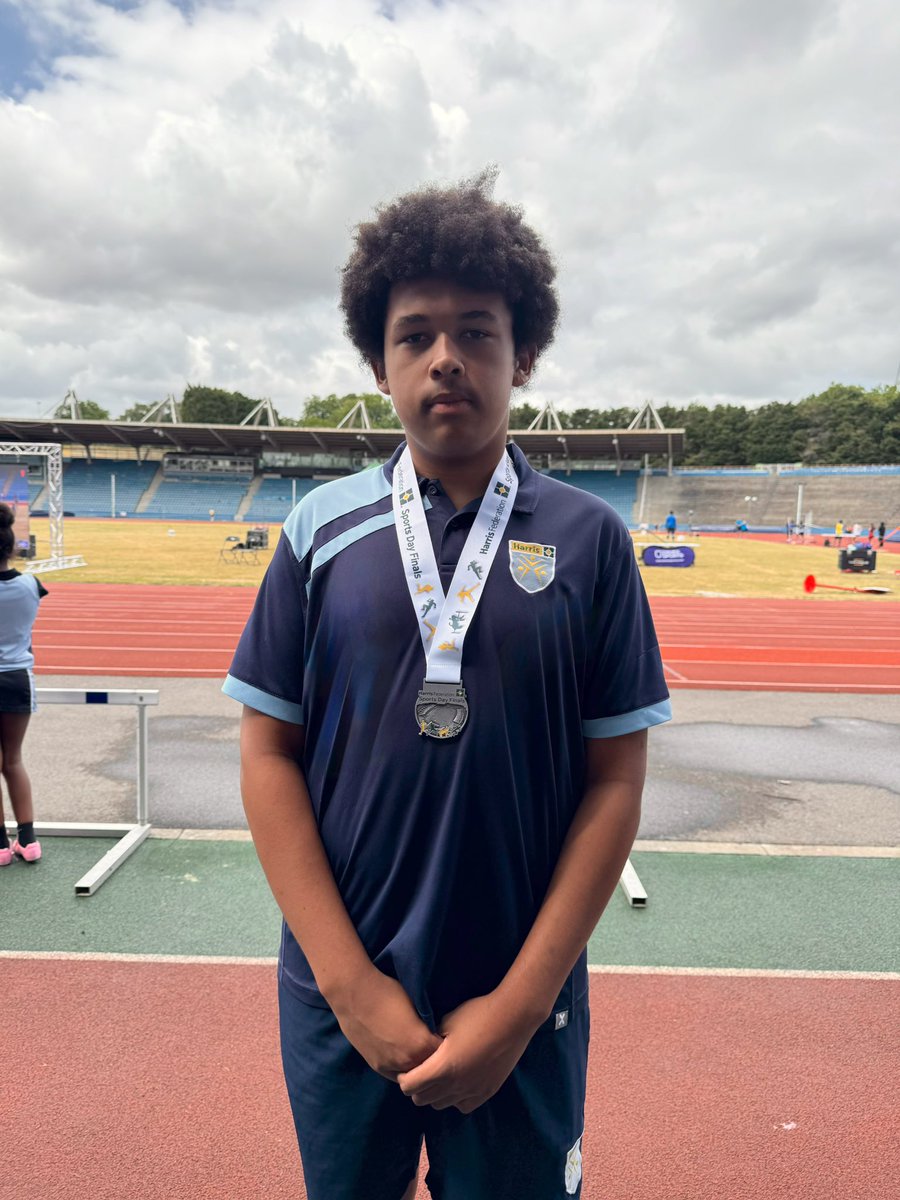 Our superb Year 7 &amp; 8 <a href="/HarrisFed/">Harris Federation</a> athletics medalists! 👏🏼🎽 Fantastic effort in both track and field events — well done to all!

🥇 Devaughno – 200m
🥉 Sammuella – 200m
🥉 Chanelle – 100m
🥈 Oliver – Shot Put
