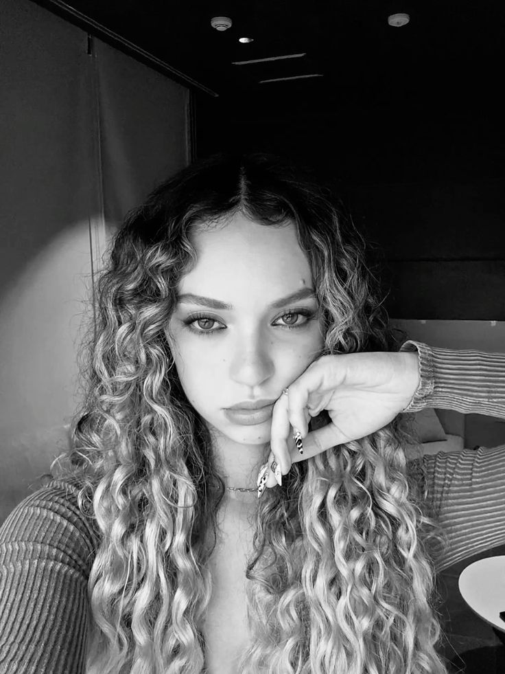 manonmaconha's tweet image. 🤍🩶🖤
#EYEKONSELFIEDAY #eksd @katseyeworld