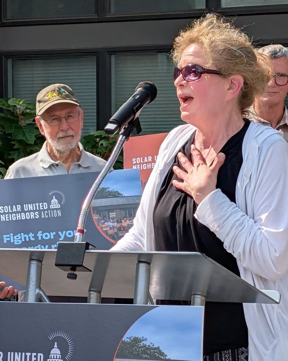 ce4aef's tweet image. “Some folks don’t really like solar… but a couple neighbors were amazed that they can’t really even tell the panels are there.” -Anne Mills, Solar Homeowner, @SolarNeighbors
Read Anne’s story here ➡️ facesofcleanenergy.org/face-of-clean-…
