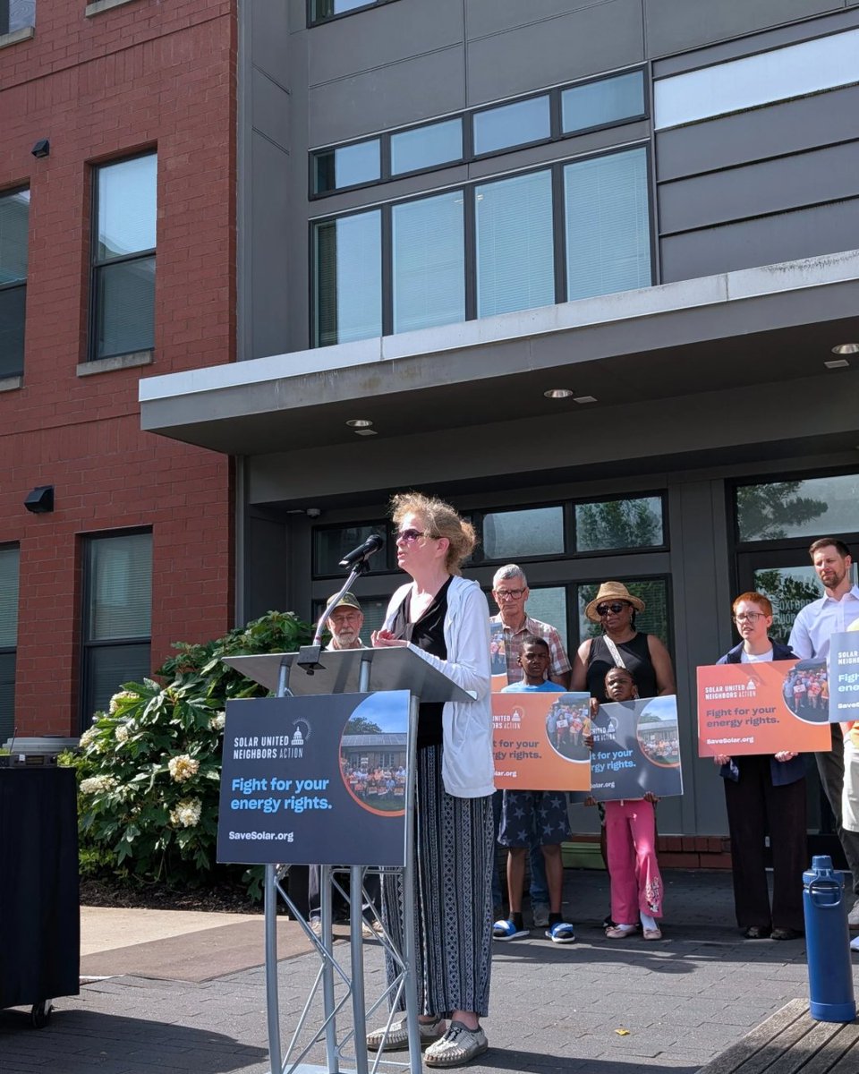 ce4aef's tweet image. “Some folks don’t really like solar… but a couple neighbors were amazed that they can’t really even tell the panels are there.” -Anne Mills, Solar Homeowner, @SolarNeighbors
Read Anne’s story here ➡️ facesofcleanenergy.org/face-of-clean-…