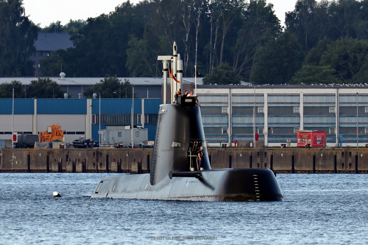 ScharnHelwin's tweet image. Für TKMS Sub03 bin ich heute nach Kiel gefahren. Umsonst, letztlich ging's nach #Eckernförde, also alles wieder gut! 🙂#RSS_Illustrious, #218SG #Submarine #Uboot #TKMS
