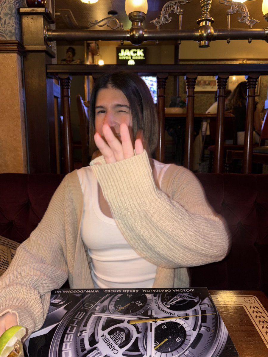 ikbenhan's tweet image. did he take me out for a birthday dinner bc it’s my birthday or is he proposing