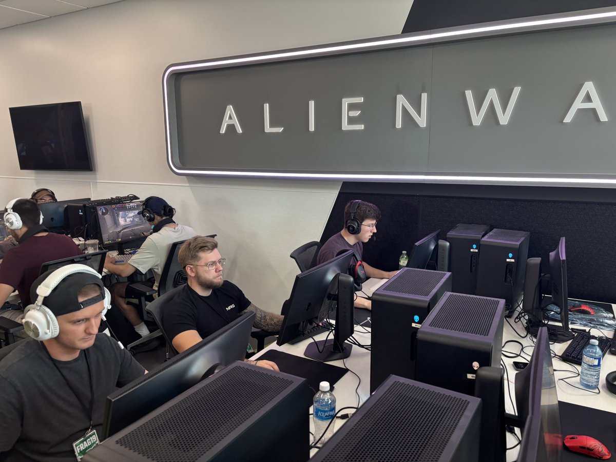 Dust2.us tweet media