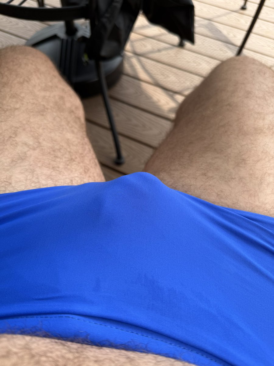 jackin_guy's tweet photo. Swim trunks for the day ! https://t.co/PvjqbNhDZu