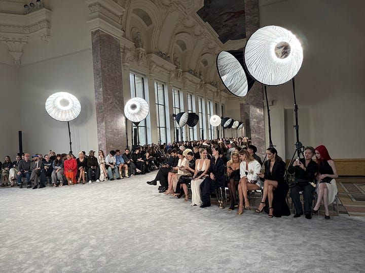 What’s it like to see your son take over Paris Fashion Week?
To hear music he picked, see celebs in his creations, and watch a crowd hold its breath?
Let me tell you what I saw.
🔗davidroseberry.substack.com/p/paparazzi-pa…