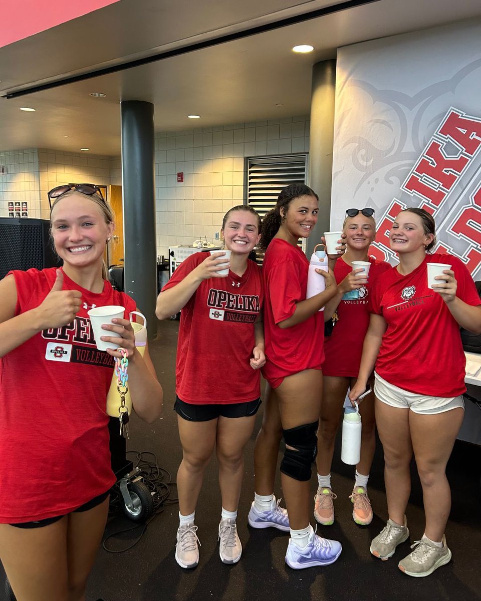 critical_reload's tweet image. A Big Day in Opelika, AL.
Today wasn’t just about shakes.
It was about belief.
Coach Kade McGee made a decision that says loud and clear:
“Our kids are worth investing in.”
Opelika High School is now fueling performance from the inside out with:
🟡 Our Smart Dispenser &…