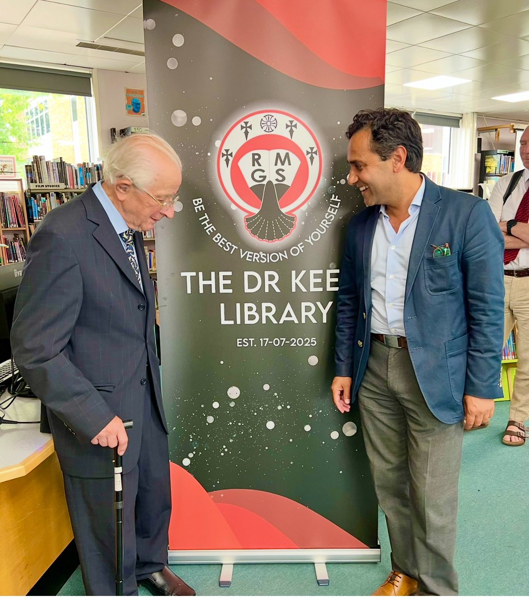 A real pleasure to be back at one of my old schools this time Rainham Mark Grammar School for the Library Naming celebration in honour of the former outstanding Head Teacher Dr Robin Keen who served as Head for over 30 years. 

Thank you sir for your brilliant service. 🙏
