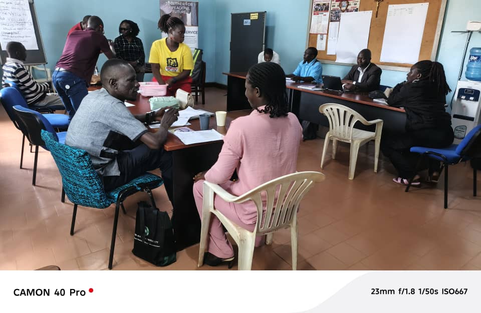 🌟 Giving back to my roots! 🙏💕 Sharing peace journalism expertise with @RadioRipiny, nurtured by <a href="/VisionGroup/">Vision Group</a>! 🌟 Thanks to @CPS &amp; @GIZ for promoting peace through media 💡. More funders should support initiatives like this! 🙌 @PJournalismFoundation @MediaForPeace #PeaceJourn