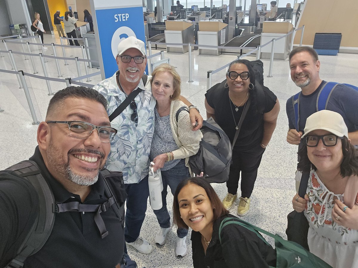 MrMom76's tweet image. Spain bound! Have a great group so far. Can't wait to meet the rest of the group.