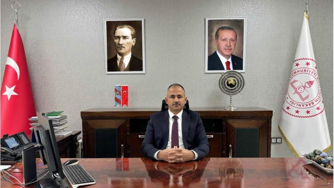 İl Milli Eğitim Müdürümüz Sn Murat Küçükali'nin Veda Mesajı

Cumhurbaşkanımız Sayın Recep Tayyip Erdoğan’ın tensipleri, Millî Eğitim Bakanımız Sayın Prof. Dr. Yusuf Tekin’in takdirleri ile Ankara İl Millî Eğitim Müdürü olarak görevlendirilmiş bulunuyorum. Zat-ı âlilerine, şahsıma