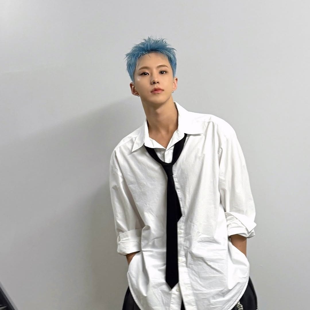 stanning_jistez's tweet photo. わたしの推しふたりが、髪色揃っちゃった！ﾁｬｷﾁｬｷの青髪短髪🫐💙ﾎｼくんもきまちゃんも似合ってる！ https://t.co/OeqBKima9d