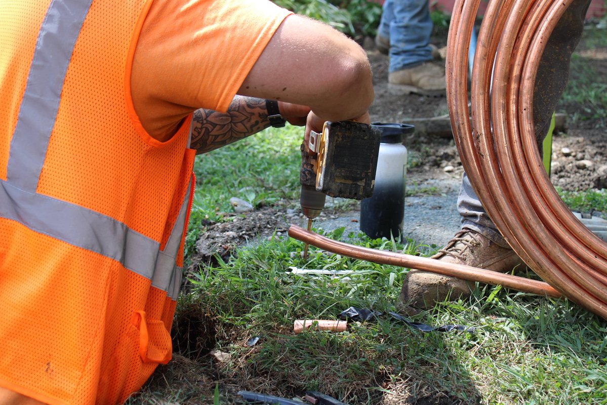 TroyCityHall's tweet image. Lead pipe replacements on 7th Avenue are in full gear! 💪
Crews are hard at work as part of Mayor Mantello’s continued promise to make Troy, safer & cleaner & our citywide effort to replace every lead service line in Troy - protecting public health & investing in our future!