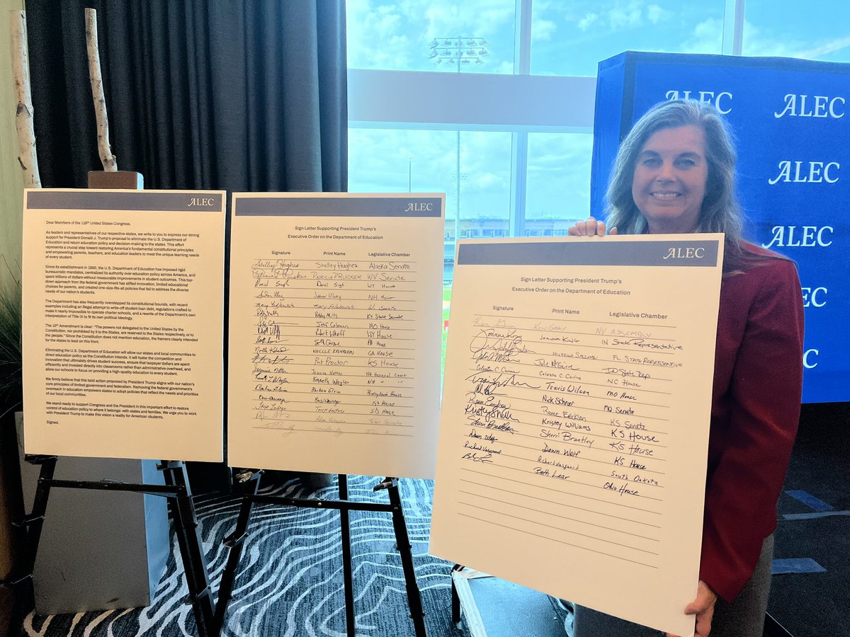 Lear4Liberty's tweet image. Ohio making a GREAT name for ourselves at the American Legislative Exchange Council @ALEC_states meeting in Indianapolis this week! Congrats to the huge Ohio delegation and especially the Republican candidate for Governor Vivek Ramaswamy, Reps Tim Barhorst and Ron Ferguson and…