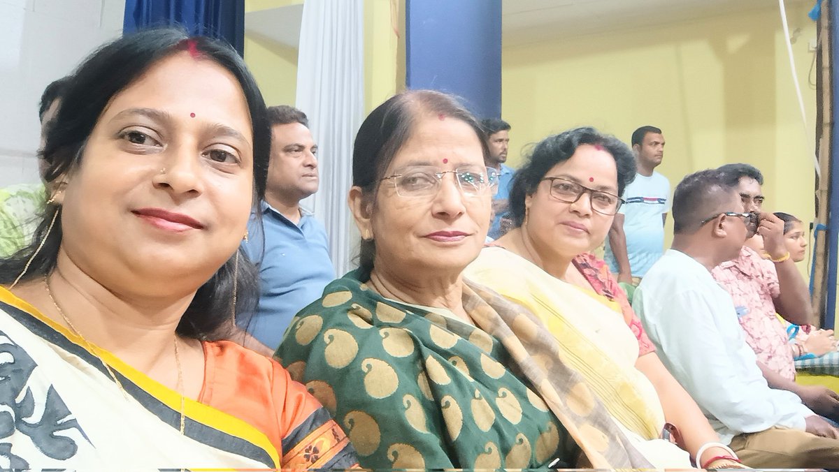 Tulibose3's tweet photo. #ধর্মতলা_ডাকছে_বাংলা_জাগছে
#২১শে_জুলাই_ধর্মতলা শহীদ স্মরণ সমাবেশকে সাফল্যমন্ডিত করার লক্ষ্যে আজ জলপাইগুড়ি পৌরসভার উপ -পৌরপিতা #শ্রী_সৈকত_চট্টোপাধ্যায়ের নেতৃত্বে জলপাইগুড়ি পৌরসভার প্রয়াস প্রেক্ষাগৃহে দলীয়নেতৃত্ব, দলীয় কর্মীদের নিয়ে প্রস্তুতি সভা করলেন। https://t.co/oLxFNu7Sfm