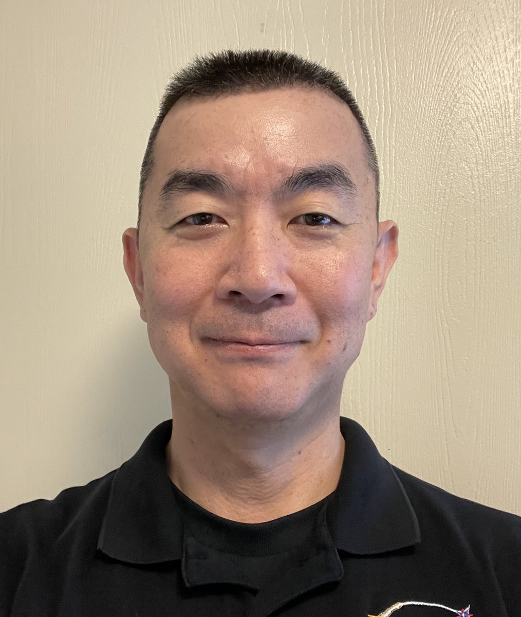 Astro_Kimiya's tweet image. おはようございます!
ここ数日は、隔離に入る前の打合せや健康診断などを行っていました。
隔離に入ると床屋さんへ行けないので、少し短めにカットしてもらいました。
若い頃米軍でT-38の飛行訓練を受けていた時の髪型とほぼ同じです。
ISSで、大西さんを同じ髪型にしてあげるのが楽しみです笑。