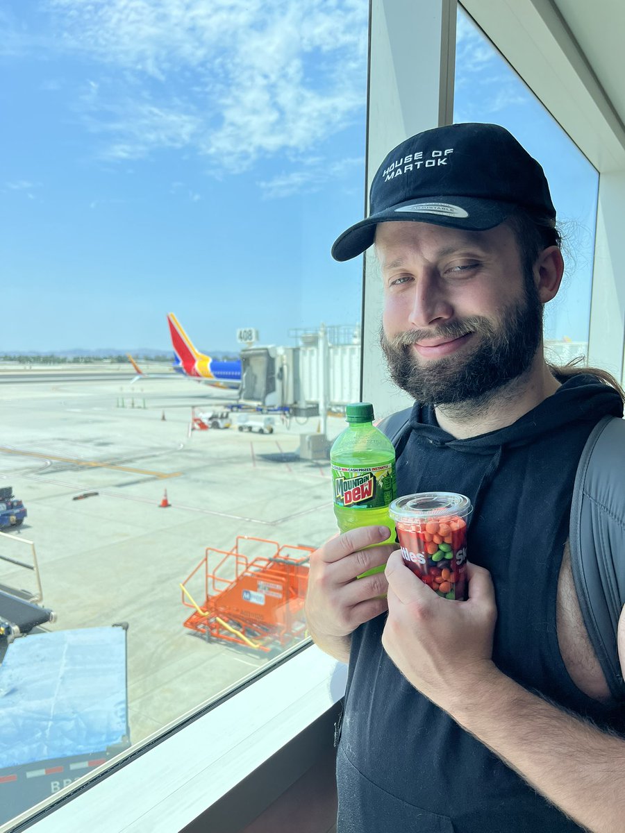 PITTSBURGH. I will see you tonight.

<a href="/TeamTekko/">Tekko</a> convention. Concerts and autographs and panels with <a href="/CalebHyles/">Caleb Hyles</a> all weekend.