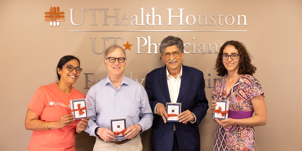 UTHealthHouston's tweet image. Grateful patients gave over 300 gifts to honor @UTPhysicians who made a lasting impact on their lives. Each physician received a custom pin and personal note — a reminder that their compassion matters. Read more: go.uth.edu/HonorYourCareg…