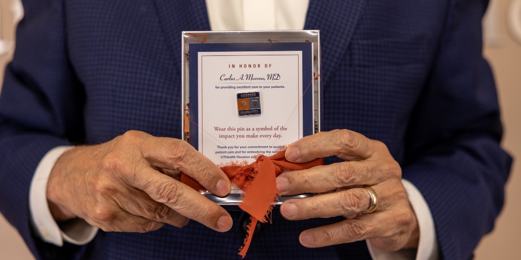 UTHealthHouston's tweet image. Grateful patients gave over 300 gifts to honor @UTPhysicians who made a lasting impact on their lives. Each physician received a custom pin and personal note — a reminder that their compassion matters. Read more: go.uth.edu/HonorYourCareg…