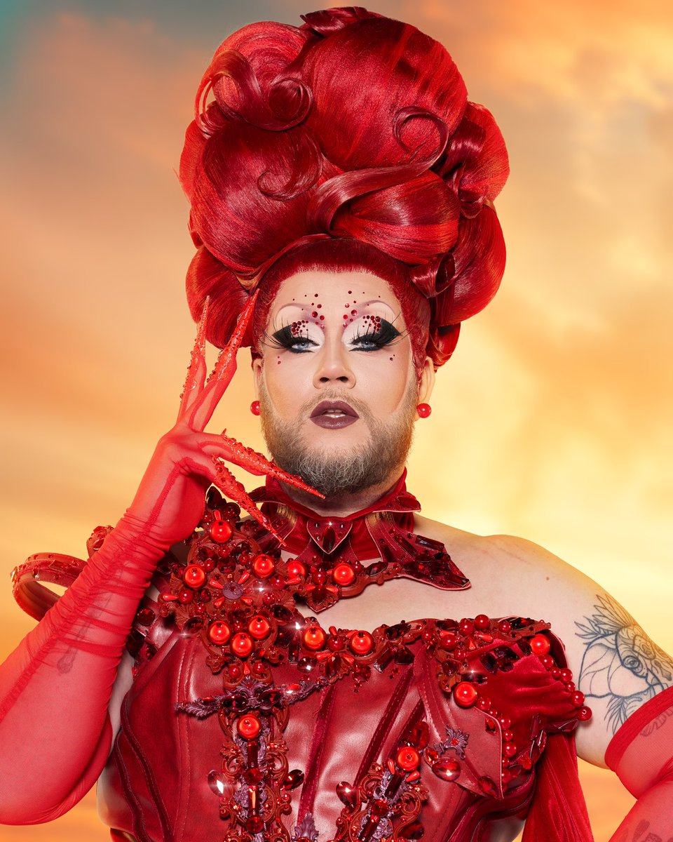 artdirectionk's tweet image. What a great, glamorous, fashion-forward episode of #DragRaceFrance #AllStars #DragRace ๐ซ๐ท with Marion Cotillard looking stunning and blown away by the caliber of performance, drag and drama.