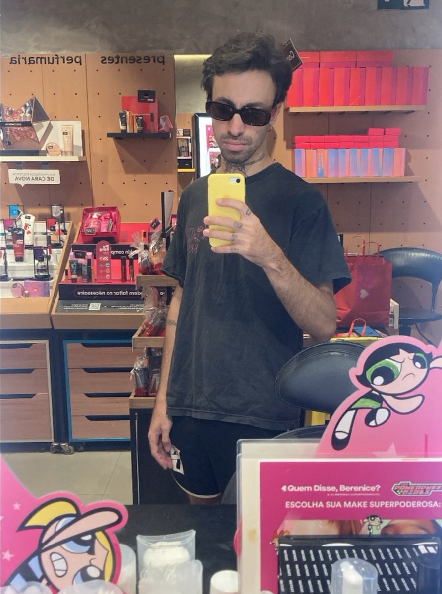 lizzy 🌹🦇 ᝐ (@oldmonewy) on Twitter photo 