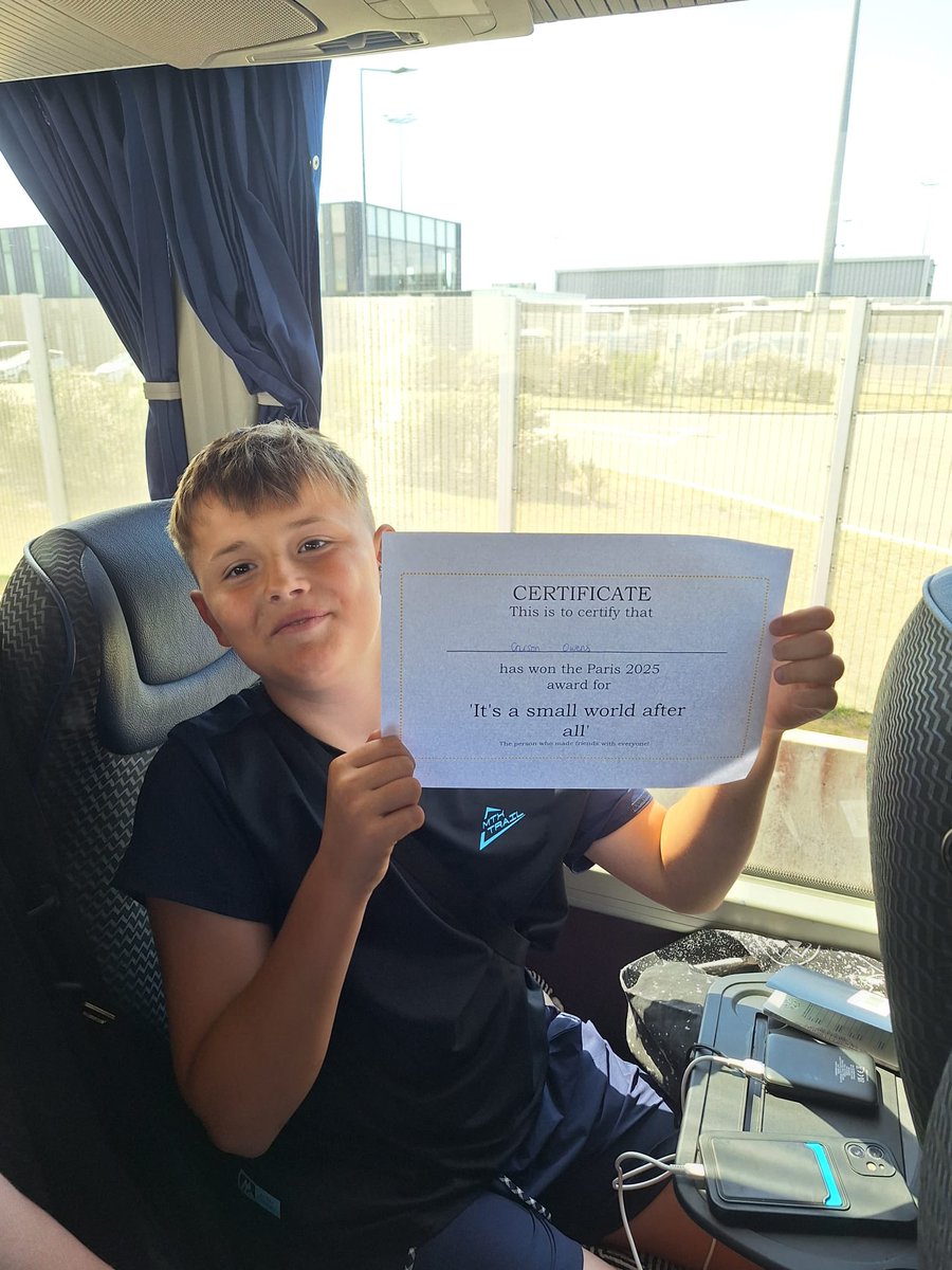 CHCSLanguages's tweet image. Paris Bus Awards 2025 🏆 (2) @CefnHengoed
