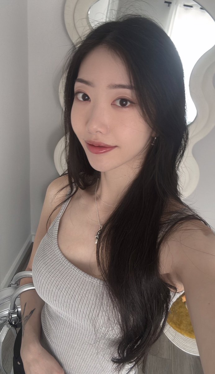 Had a lot of fun at AX! Will slowly be trying to get back into streaming and posting more :’)