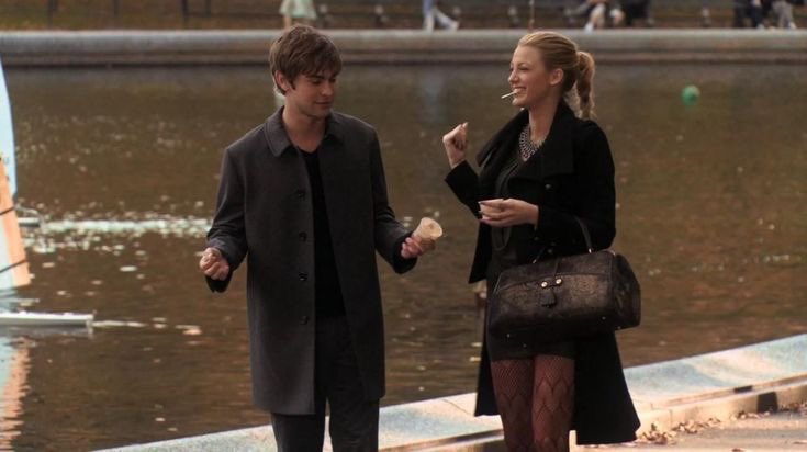 fridataime's tweet photo. Missing Gossip Girl autumn in the middle of July 🍂 https://t.co/PfkxNPKI9y