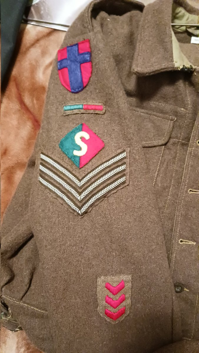 🇬🇧#OTD in 1940 Spanish republicans enlisted into the British Army &amp; formed the No. 1 Spanish Coy. They had been through a lot.
🇪🇸#TalDíaComoHoy españoles republicanos se alistaron al ejército británico  y fundaron el No. 1 Spanish Company. Habían pasadado por muchos retos.🧵