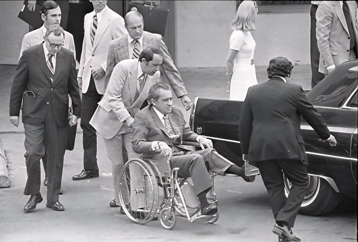 alanigolanski's tweet image. Nixon was diagnosed with phlebitis in Oct 1974, when he was under subpoena for the trial of three of his former aides (John Dean, H. R. Haldeman, and John Ehrlichman).