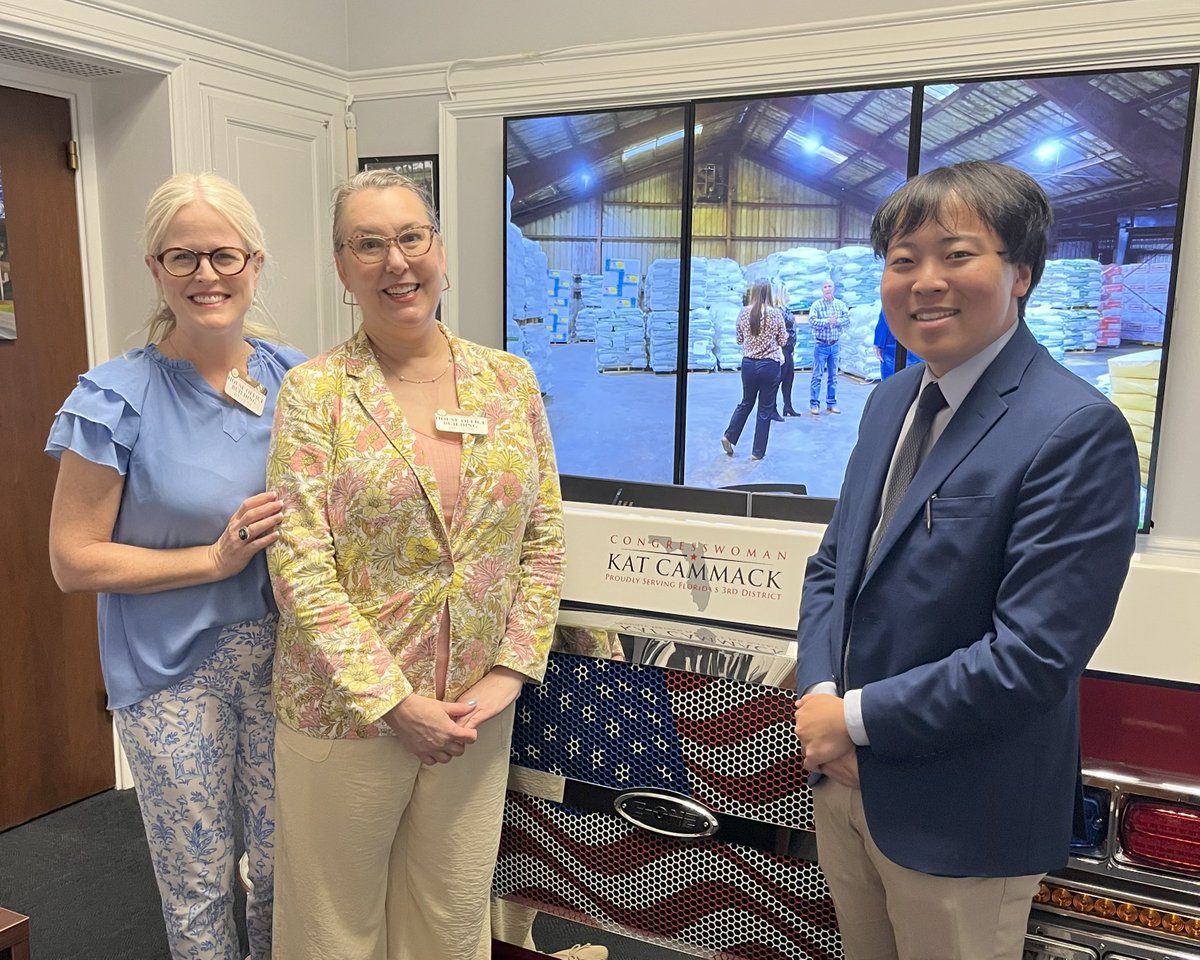 flpublicpower's tweet image. Thank you to Elliott Shin from @Kat_Cammack's office for meeting with @lakelandgov Commissioner Stephanie Madden & @mylkldelectric leadership today. We appreciate your support of #FLPublicPower and your time spent discussing issues of importance to our #PublicPower communities.