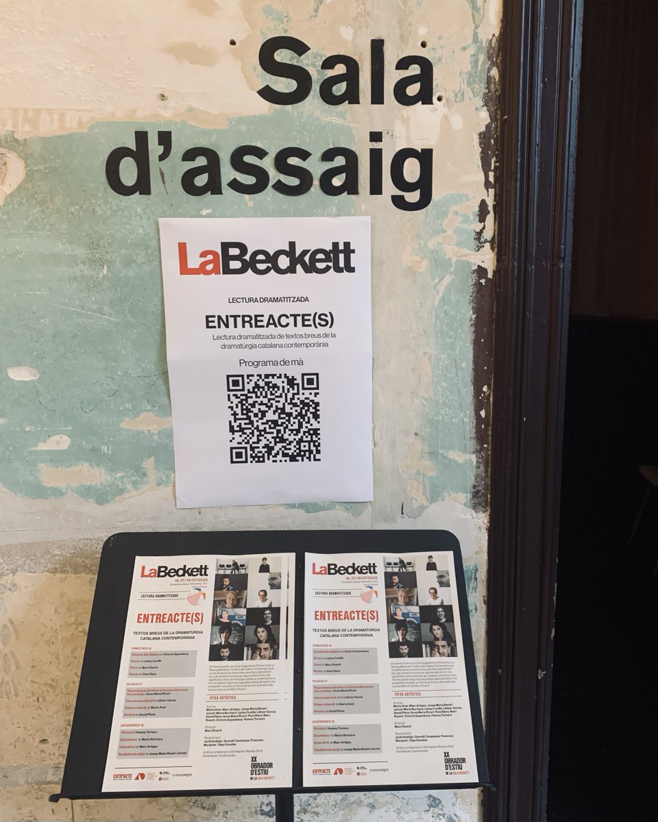 Dramaticles (@dramaticles) on Twitter photo Molta il·lusió que això estigui passant: una selecció de les peces breus que formen part del llibre 'Entreacte(s)' han pres forma de lectura dramatitzada, sota la direcció de <a href="/marcrosich/">marc rosich</a>, en el marc del XX Obrador d'Estiu de la <a href="/salabeckett/">Sala Beckett</a>. Tres dies de dramatúrgia catalana! ❤️🔥 Molta il·lusió que això estigui passant: una selecció de les peces breus que formen part del llibre 'Entreacte(s)' han pres forma de lectura dramatitzada, sota la direcció de <a href="/marcrosich/">marc rosich</a>, en el marc del XX Obrador d'Estiu de la <a href="/salabeckett/">Sala Beckett</a>. Tres dies de dramatúrgia catalana! ❤️🔥
