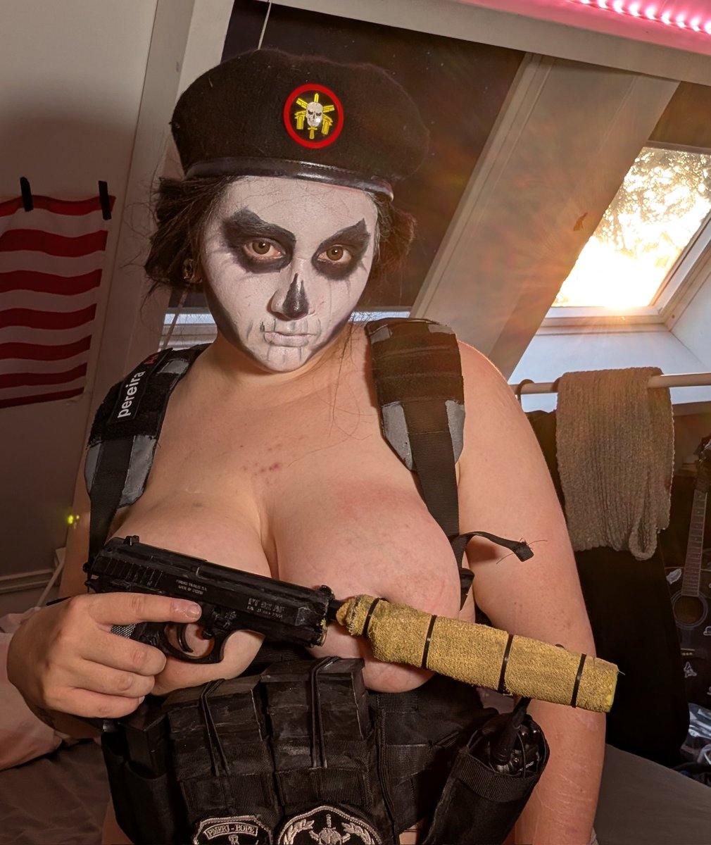 Cav boobies (sorry for the acne I literally don't know what to do about it)