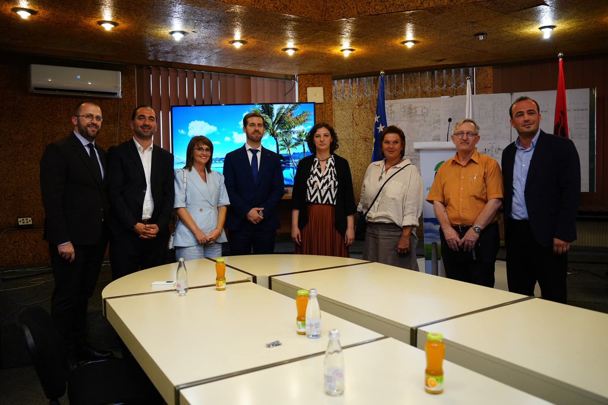Artane_R's tweet image. 5 kompani/konsorciume aplikuan për parakualifikim për rehabilitim & modernizim të njësisë A3 të TC Kosova A.
Rritet:
✅️Jetëgjatësia për 20+ vite
✅️Prodhimi: 215 MW (nga 130 MW)
✅️Orët e punës: 7,700 (nga 5,400)
Ulet:
✅️Ndotja & djegia e thëngjillit: 1.1 t/MWh (nga 1.6)