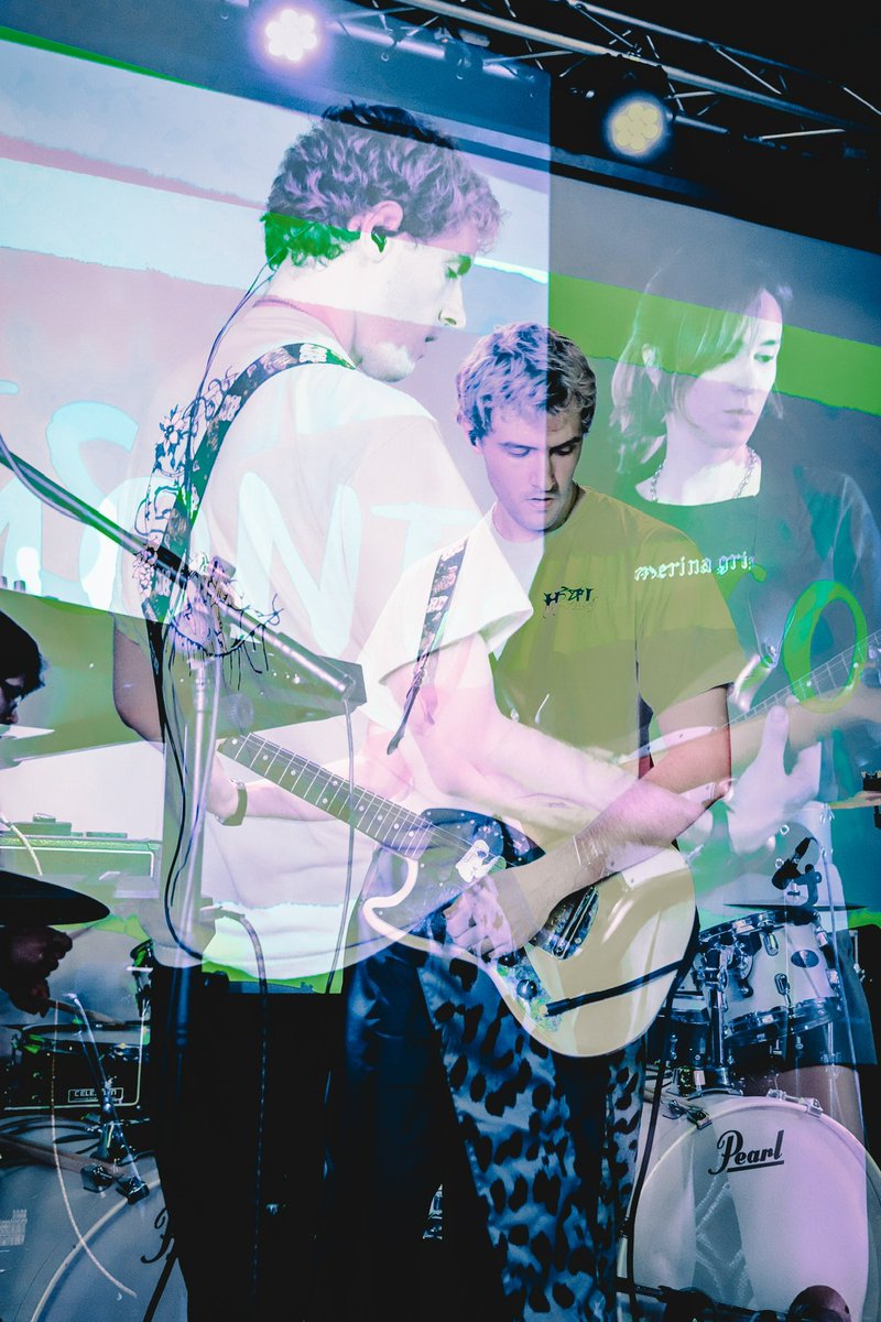 La season finale del sabado pasado estubo guapisima, las fotos que hizo Carlos también chulas chulas. Venirse mañana a la Festa Major de la Floresta que tocamos gratis !👯‍♀️🤍