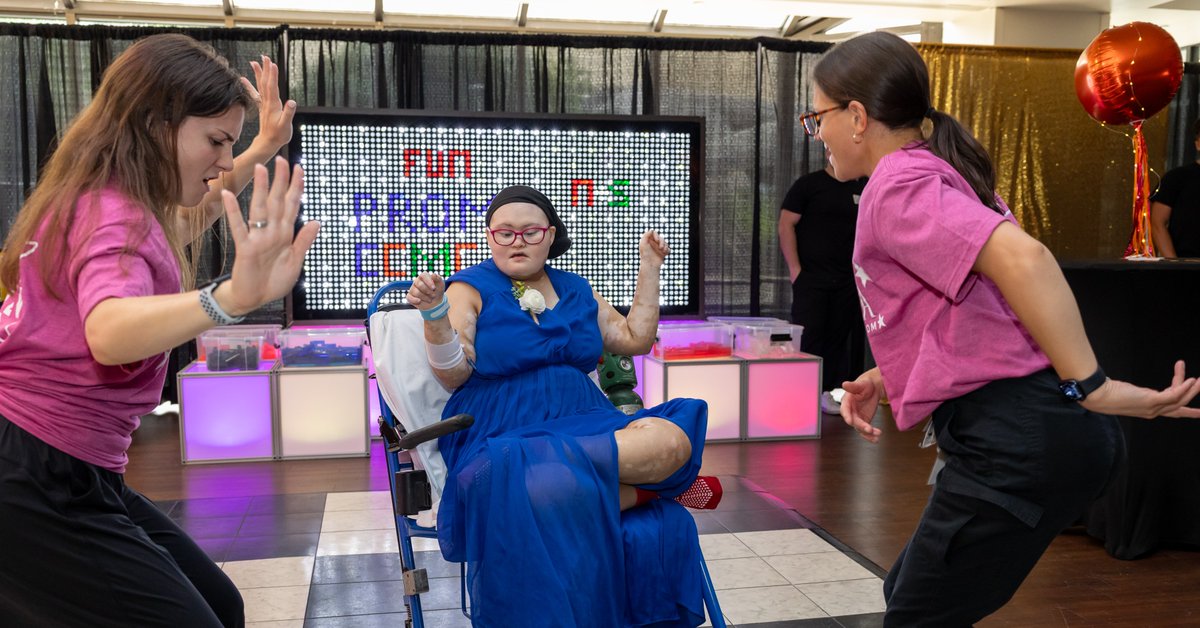 GiveToNorthwell's tweet image. What a wonderful evening at our Golden Hour Gala, a @dunkindonuts Joy Prom, at @Cohen_Childrens! 🪩 Thanks to the incredible generosity of Dunkin' Joy in Childhood Foundation, our teen patients were able to celebrate a milestone moment with friends and loved ones. 🧡🩷