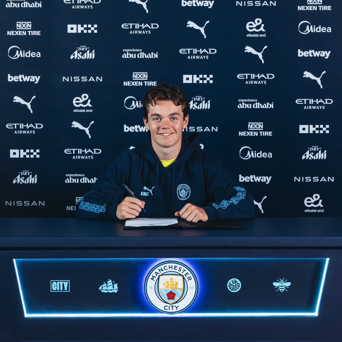 MAN CİTY, NYPAN'I KAPTI! ✍️🔵

Manchester City, Norveçli genç yetenek Sverre Halseth Nypan'ı 12.5 milyon Sterlin (yaklaşık 14.6 milyon Euro) karşılığında renklerine bağladı.
#SverreNypan #ManCity #Transfer