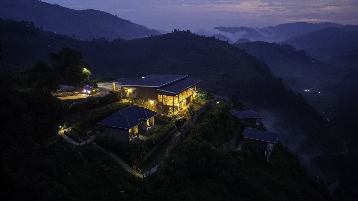 RadaRubangira's tweet photo. Discover the perfect blend of luxury and
affordability at https://t.co/xzrzXNAj4o ,nestled in the heart of the Rushaga Sector, Bwindi Impenetrable National Park! Imagine waking up to the sounds of the jungle, just moments away from an incredible gorilla trekking experience https://t.co/784XU5aaB7
