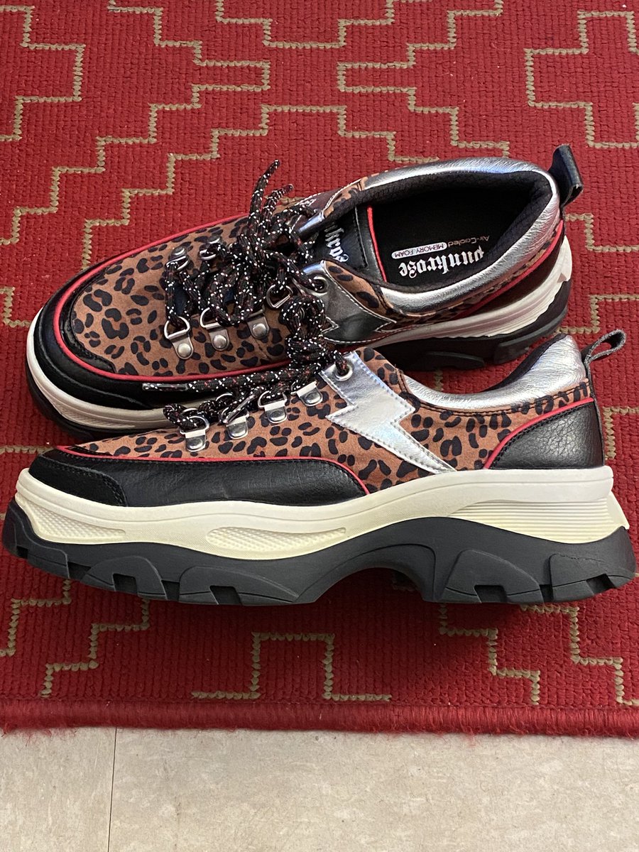 MRWEMAJOR's tweet photo. @JoeFreshgoods Good sketcher vibes 😅 https://t.co/HmMbegGI9v