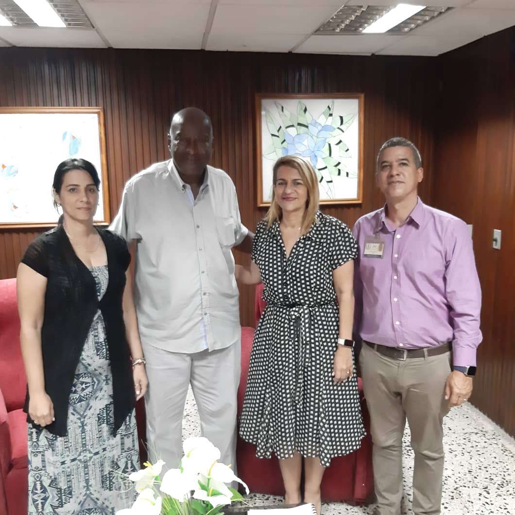 CubaCoopera Guinea Bissau (@cubacooperagb) on Twitter photo Encuentro del Excmo Embajador de Cuba en Guinea Bissau Ernesto Pulgaron Blanco y la Viceministra Primera de Salud <a href="/TaniaMCruzHdez/">Dra.Tania Margarita Cruz Hernández</a> y el Director de la UCCM <a href="/cabrera_laza/">michael cabrera laza</a>
Durante el encuentro pasaron revista de este año de trabajo y se elogió el desempeño de la #BMCGuineaBissau Encuentro del Excmo Embajador de Cuba en Guinea Bissau Ernesto Pulgaron Blanco y la Viceministra Primera de Salud <a href="/TaniaMCruzHdez/">Dra.Tania Margarita Cruz Hernández</a> y el Director de la UCCM <a href="/cabrera_laza/">michael cabrera laza</a>
Durante el encuentro pasaron revista de este año de trabajo y se elogió el desempeño de la #BMCGuineaBissau