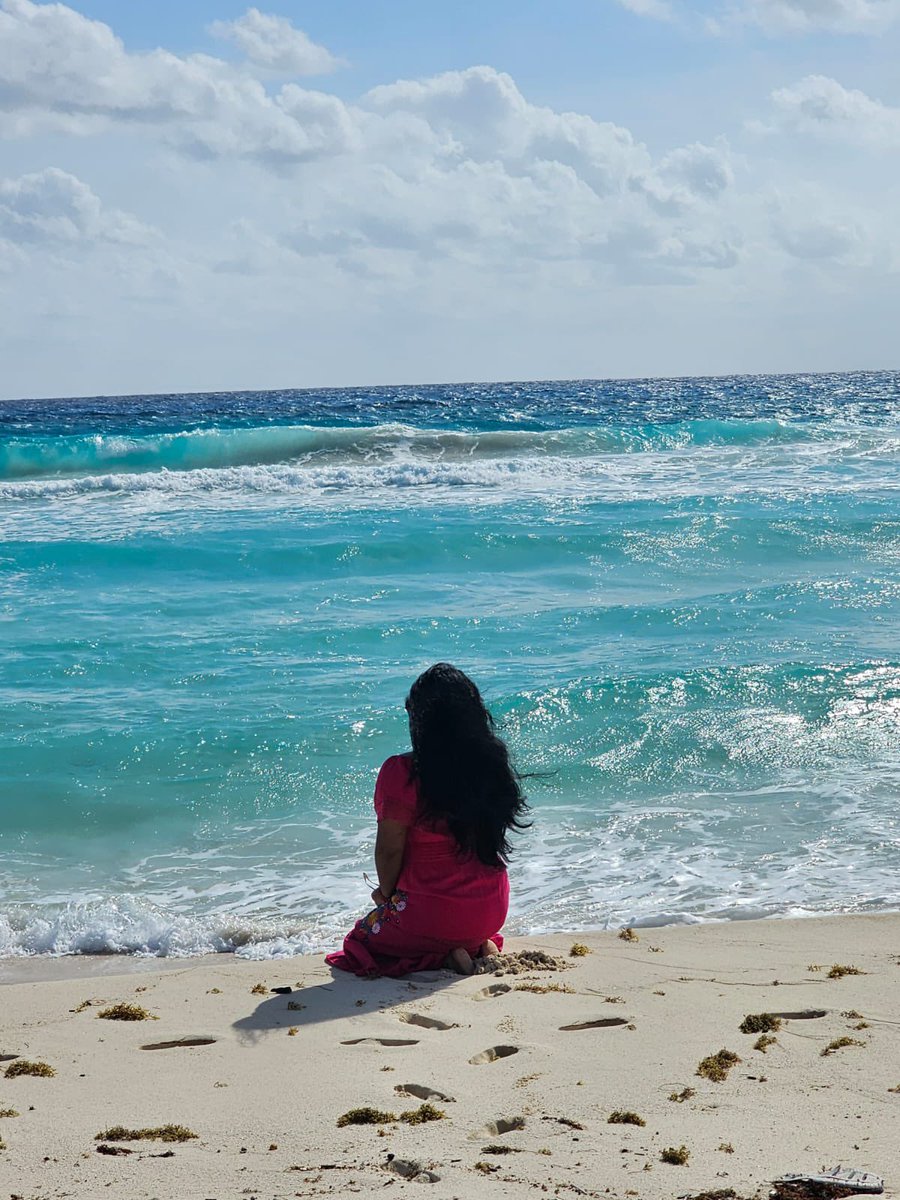 𝐒𝐨𝐲 𝐝𝐞 𝐦𝐚𝐫, 𝐝𝐞 𝐩𝐮𝐞𝐬𝐭𝐚𝐬 𝐝𝐞 𝐬𝐨𝐥, 𝐝𝐞 𝐬𝐚𝐥 𝐞𝐧 𝐥𝐚 𝐩𝐢𝐞𝐥 𝐲 𝐚𝐫𝐞𝐧𝐚 𝐞𝐧 𝐥𝐨𝐬 𝐩𝐢𝐞𝐬.