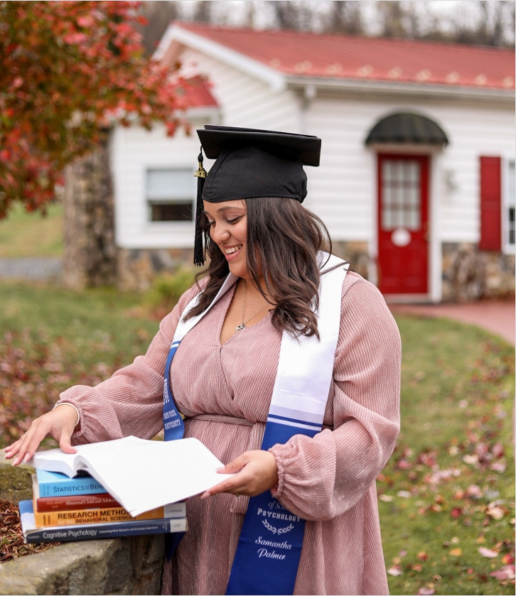 PSUWorldCampus's tweet photo. #Throwback to when we congratulated Samantha on her upcoming graduation with a B.S. in Psychology!

She's now a proud #PSUGrad, and we are happy to celebrate how far she has come and wish her continued success 🔵⚪🎓

#PennStateWorldCampus #TBT #ThrowbackThursday #WeAre https://t.co/OQ4JcgEDYV